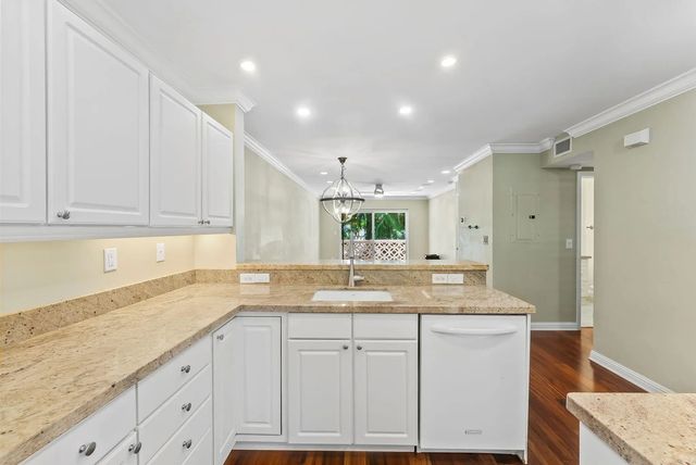 5 of 22 - 815 Middle River Drive #202, Fort Lauderdale, FL
