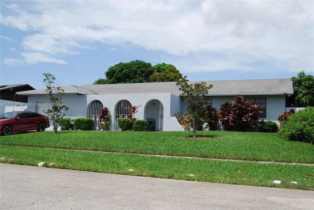 4 of 37 - 10815 Sw 165th Terrace, Miami, FL