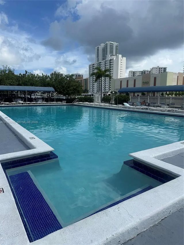 3 of 18 - 600 Parkview Drive #627, Hallandale Beach, FL