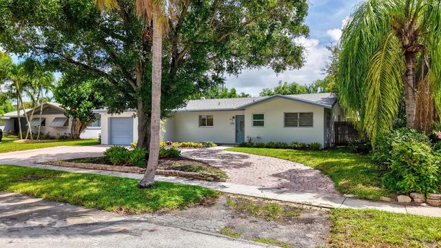 3 of 47 - 898 Sw 10th Avenue, Boca Raton, FL