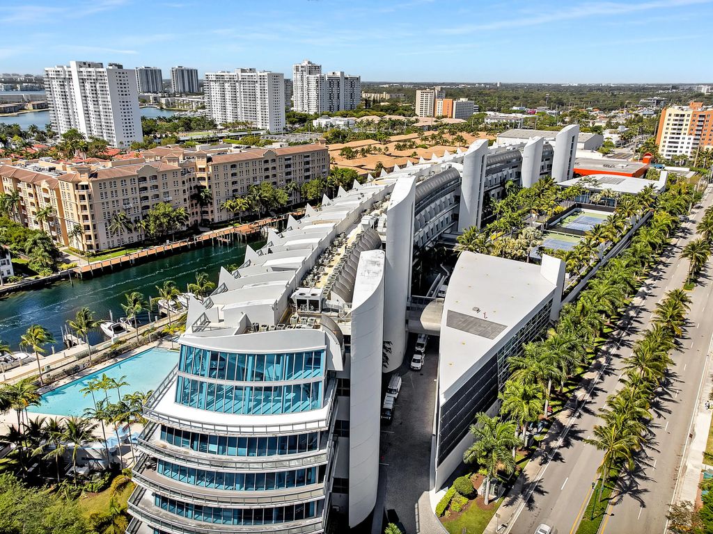 2950 Ne 188th Street #122, Aventura