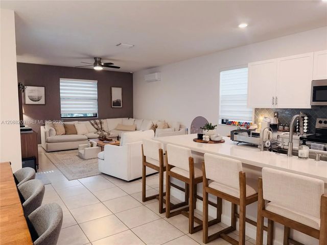3 of 67 - 11014 W 35th Lane, Hialeah, FL