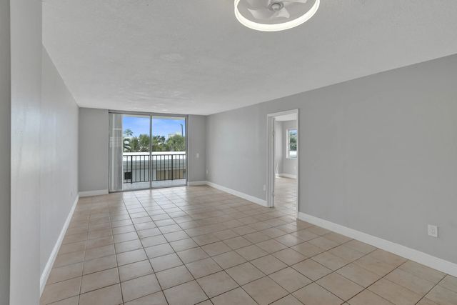 5 of 42 - 7601 Byron Avenue #3c, Miami Beach, FL