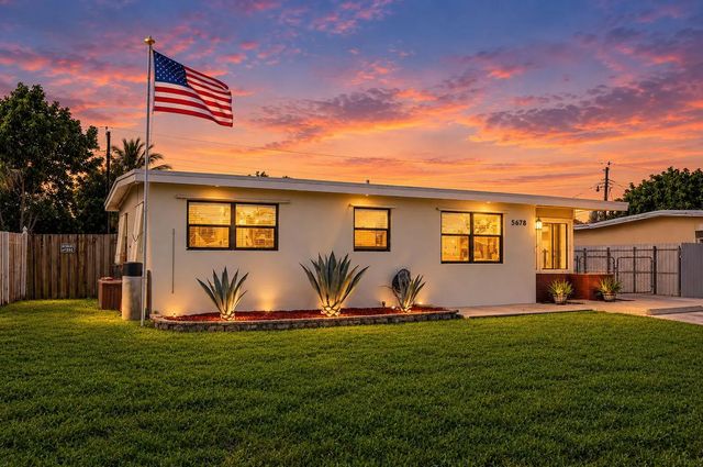 2 of 43 - 5678 Cinnamon Drive, West Palm Beach, FL