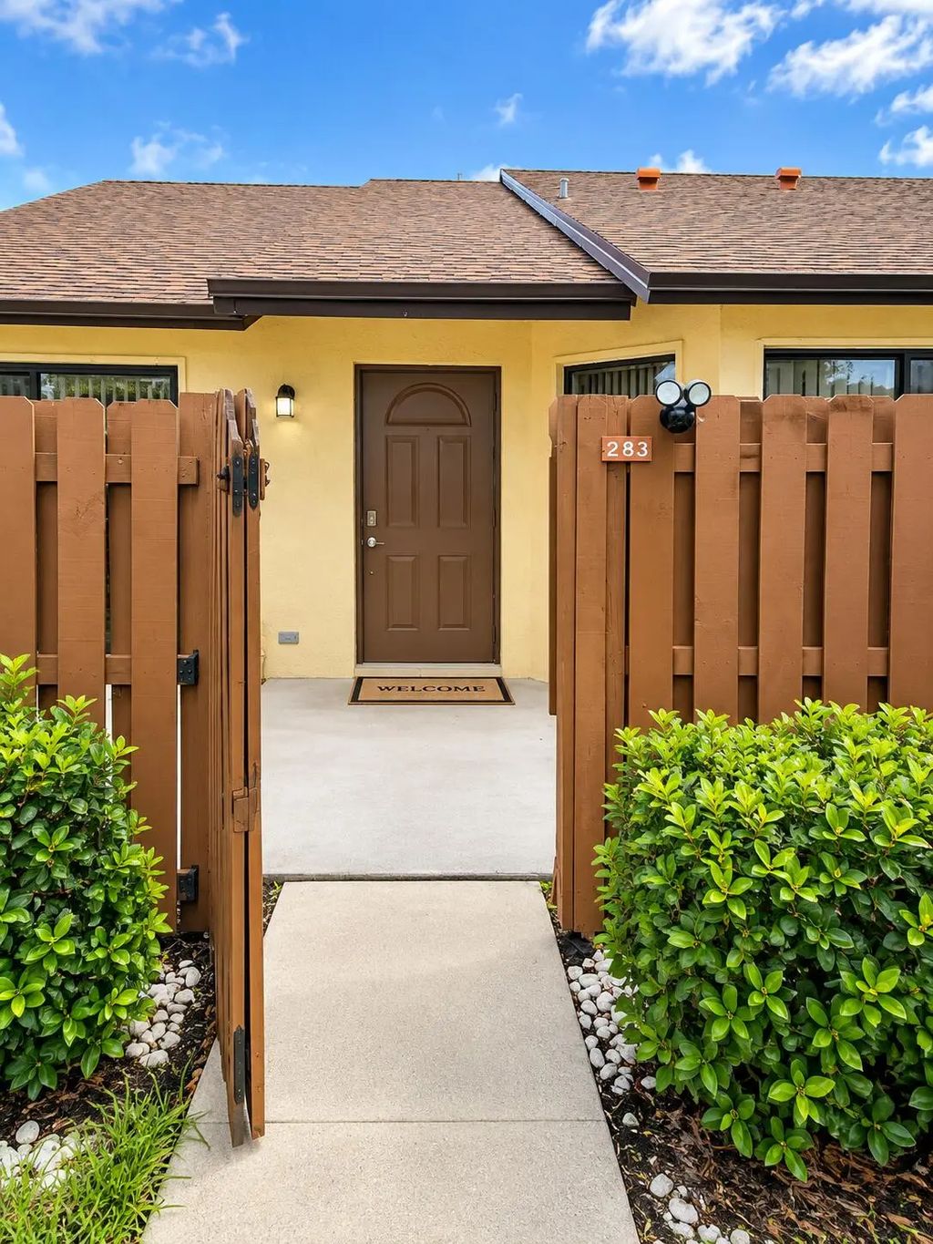 283 Springdale Circle #28c, Palm Springs