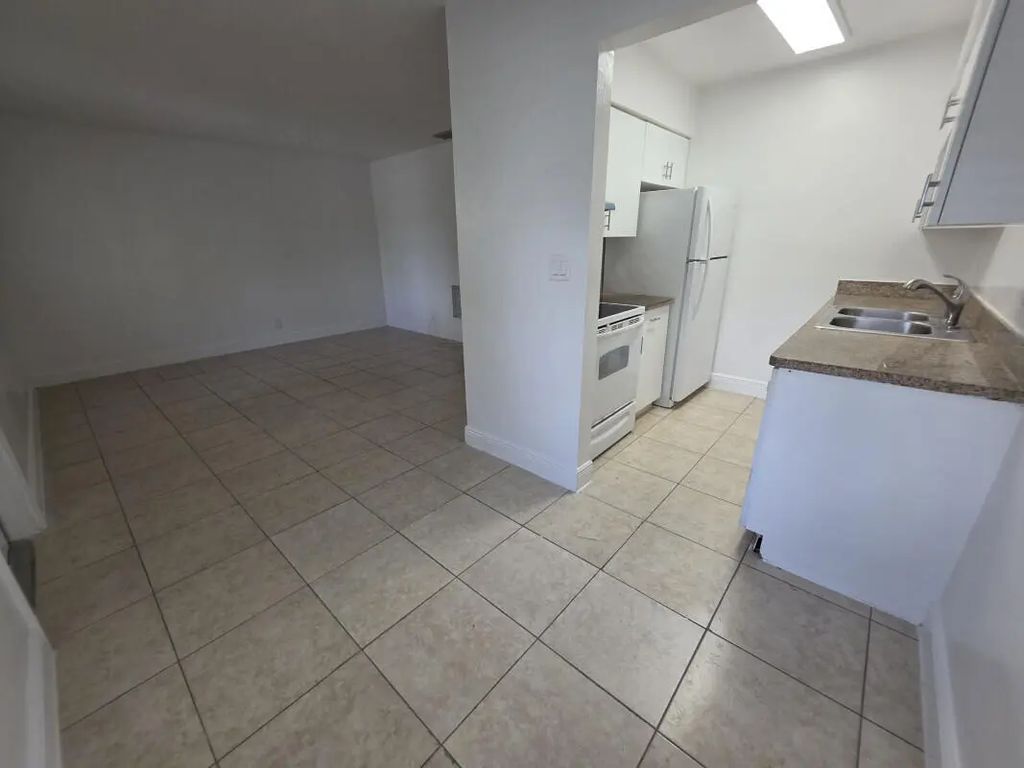 75 Sw 10th Street #202, Fort Lauderdale