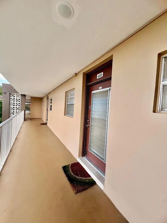 2 of 21 - 2901 Nw 46th Avenue #405, Lauderdale Lakes, FL