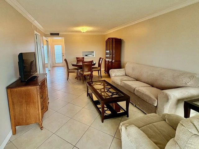 3 of 21 - 2901 Nw 46th Avenue #405, Lauderdale Lakes, FL