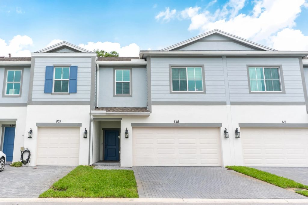 845 Ne Trailside Run, Port St. Lucie