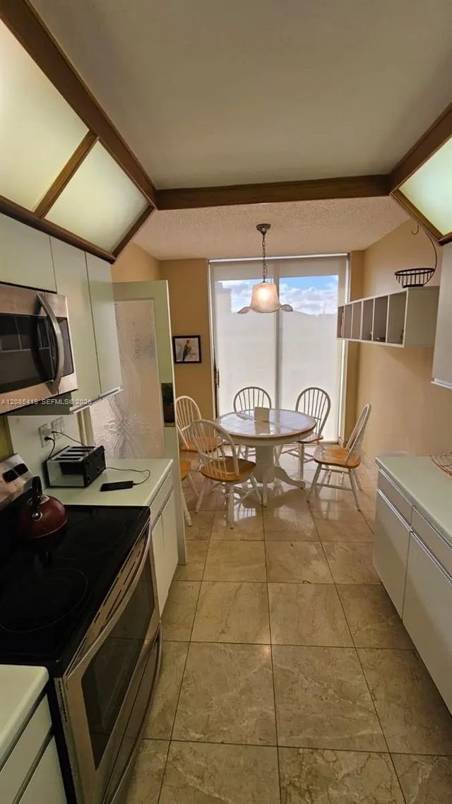 3 of 6 - 19355 Turnberry Way #24e, Aventura, FL