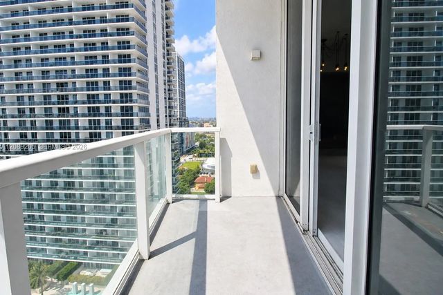 5 of 33 - 601 Ne 27th Street #1806, Miami, FL