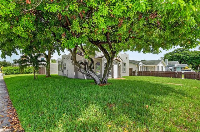 5 of 37 - 739 Kaye Street #0, West Palm Beach, FL