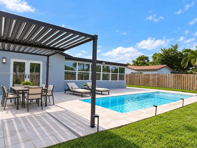 401 S Highland Drive, Hollywood