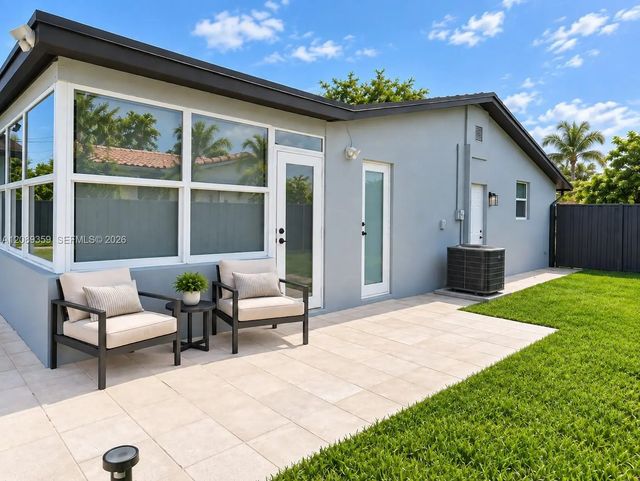 5 of 32 - 401 S Highland Drive, Hollywood, FL