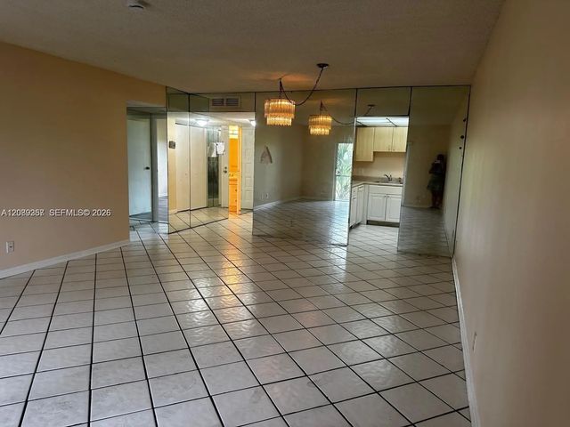 N/A, Lauderhill