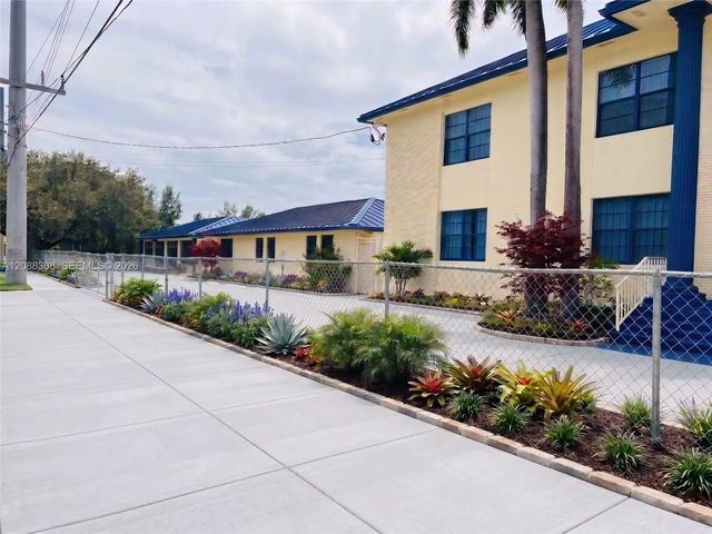 3 of 7 - 8700 Nw 5th Avenue, El Portal, FL