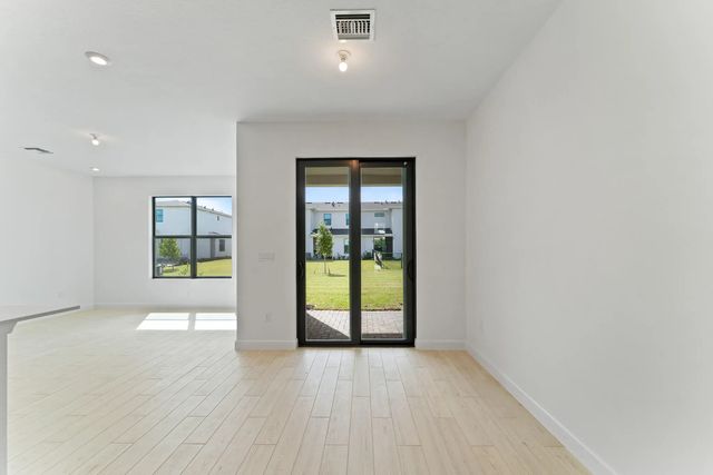 4 of 12 - 9886 Sw Torquay Drive, Port St. Lucie, FL