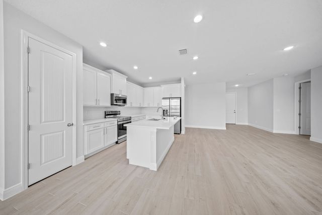 5 of 12 - 380 Sw Kestor Drive, Port St. Lucie, FL