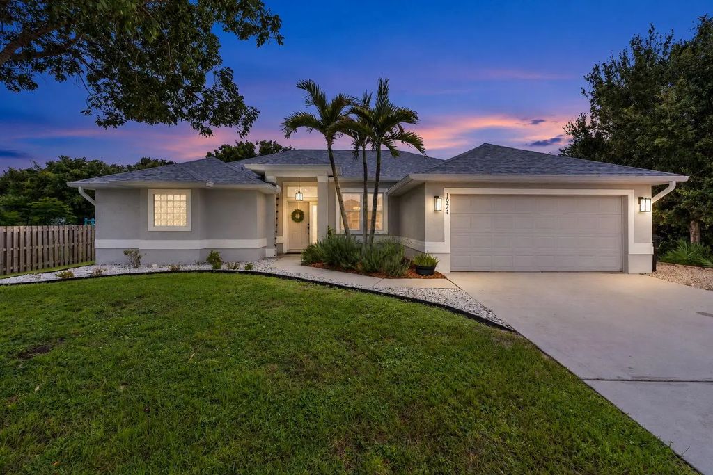 1974 Sw Beauregard Street, Port St. Lucie