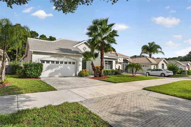 3 of 49 - 619 Sw Lake Charles Circle, Port St. Lucie, FL