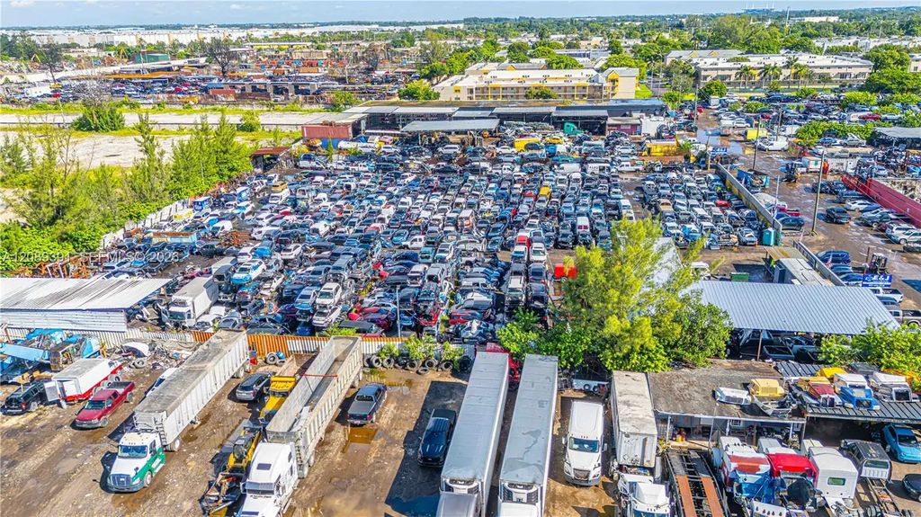 Alexandria Drive, Opa-Locka