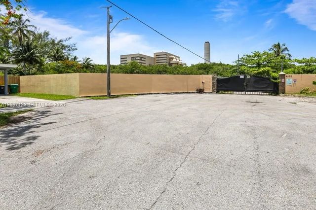 4 of 41 - 4400 Sw 42nd Terrace, Dania Beach, FL