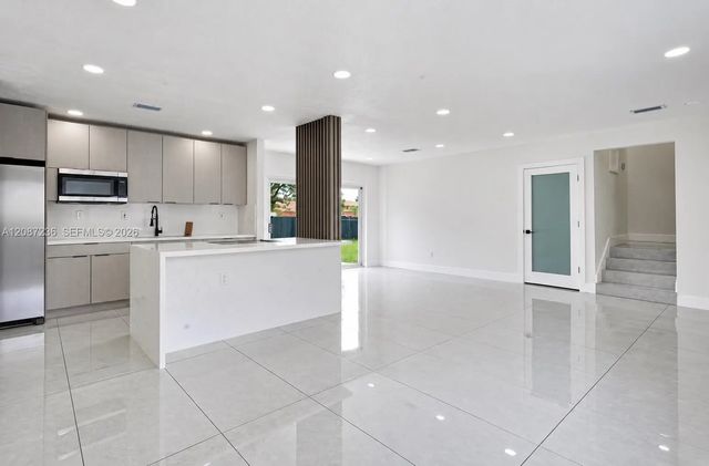 5 of 15 - 19201 Nw 10th Court, Miami Gardens, FL
