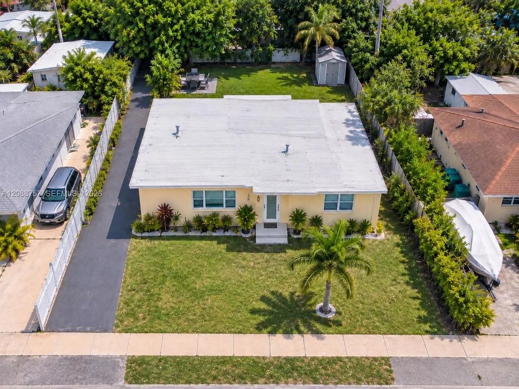 745 Nw 126th Street, North Miami