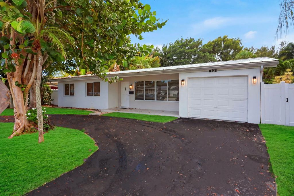 998 W Camino Real, Boca Raton