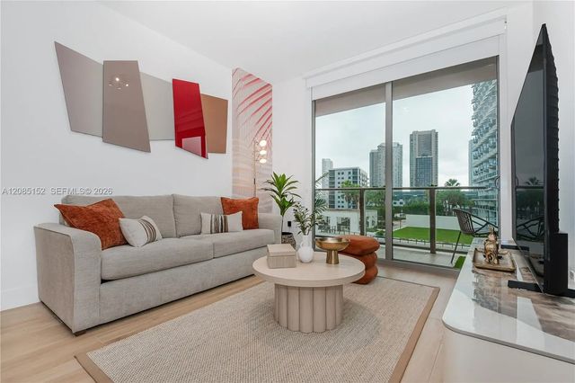 4 of 22 - 90 Ne 32nd Street #808, Miami, FL