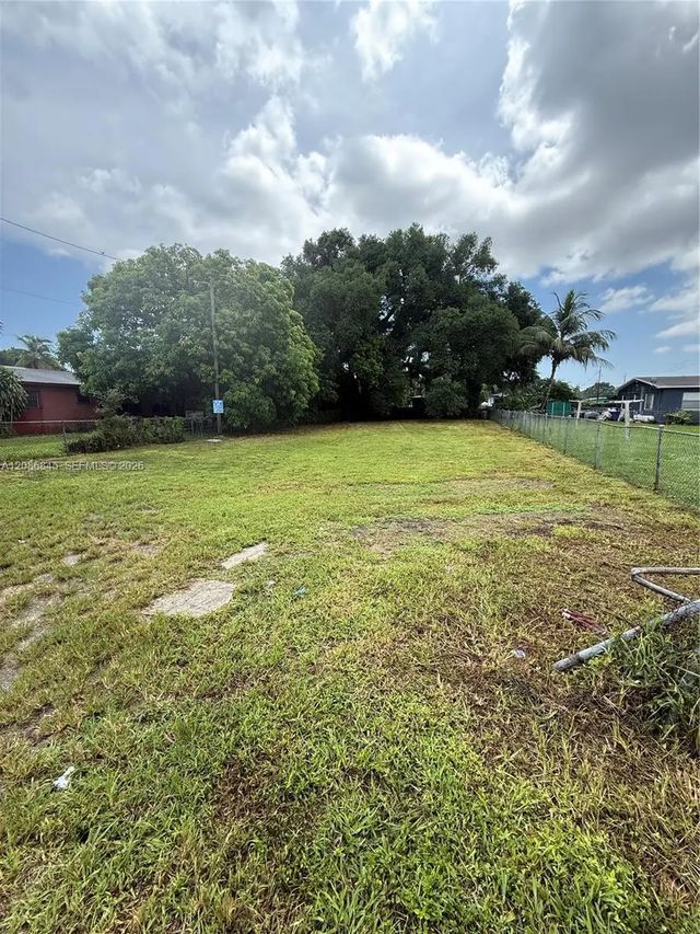3 of 3 - 2754 Nw 49th Street, Miami, FL