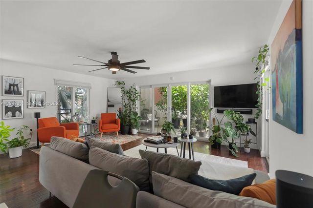 4 of 19 - 1005 8th Street #206, Miami Beach, FL