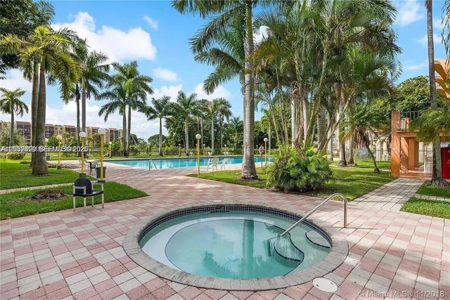 2 of 4 - 9350 Fontainebleau Boulevard #209, Miami, FL
