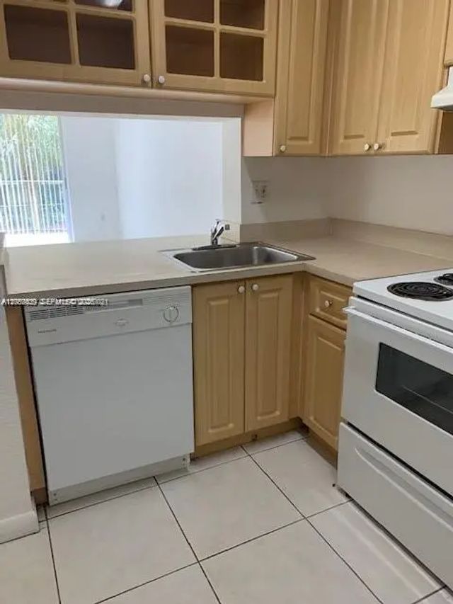 4 of 4 - 9350 Fontainebleau Boulevard #209, Miami, FL