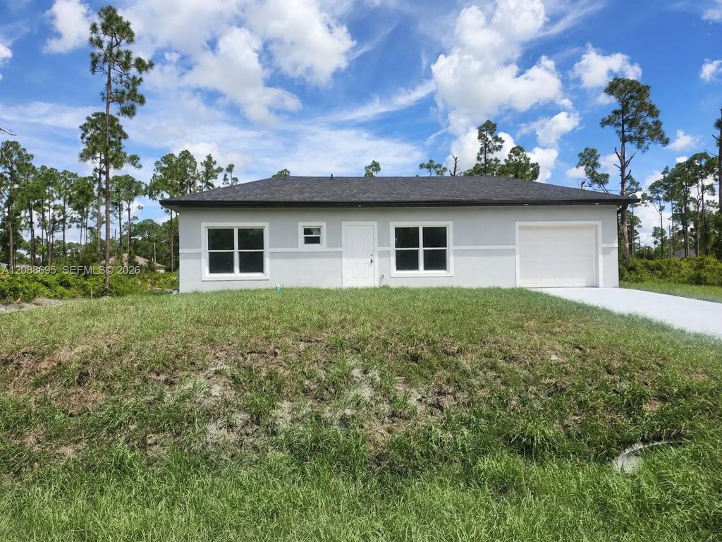 1077 E Ainsworth Street, Lehigh Acres
