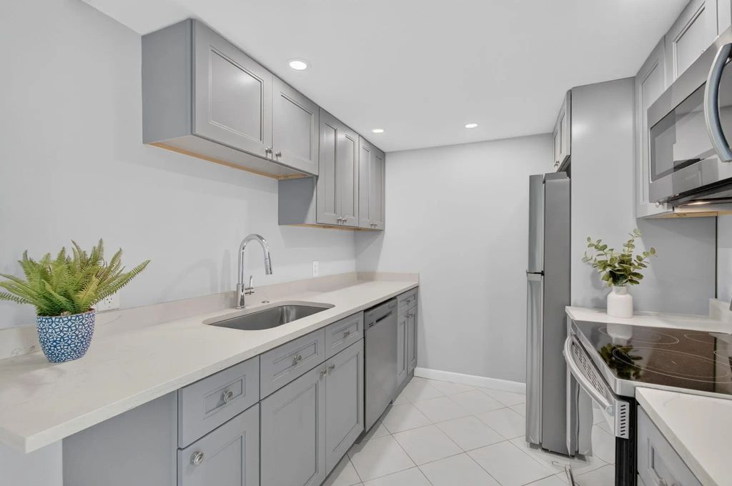 1055 Ainslie D Drive, Boca Raton