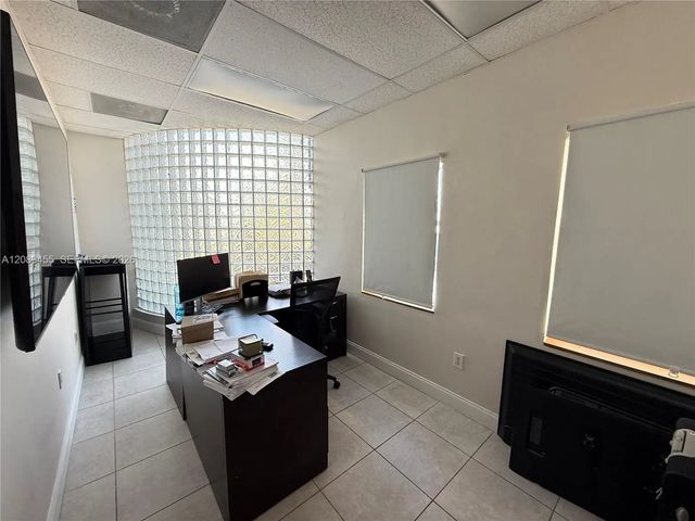 8000 Nw 31st Street #1, Doral