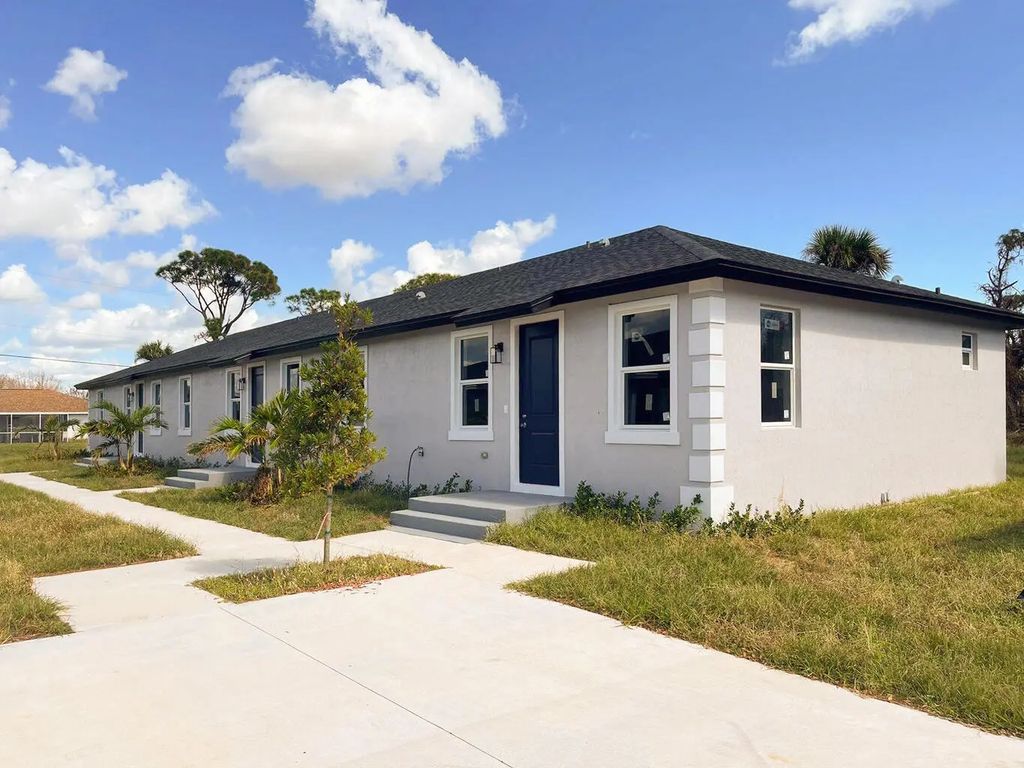 246 Rotonda Boulevard W, Rotonda West