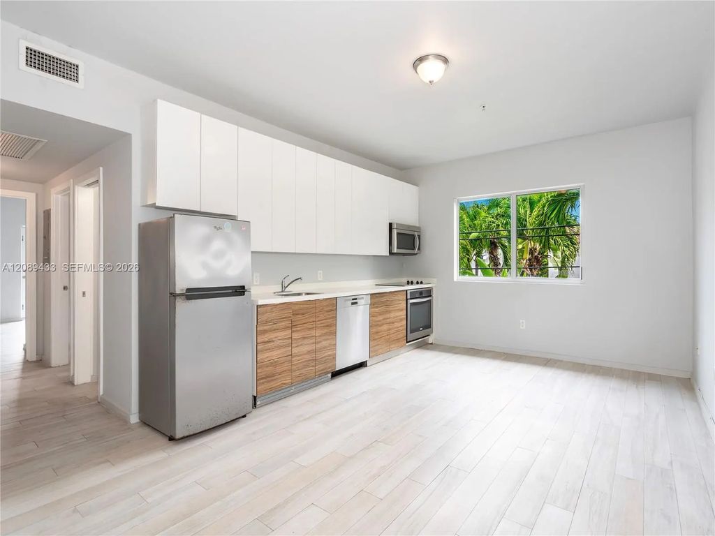 820 15th Street #205, Miami Beach