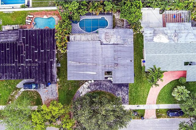 3 of 14 - 17860 Ne 9th Place, North Miami Beach, FL