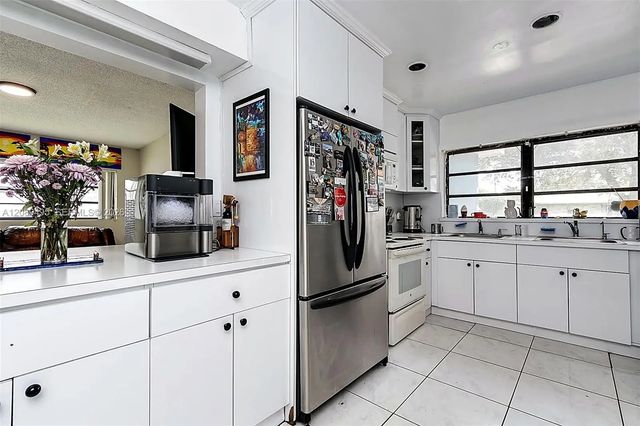 5 of 14 - 17860 Ne 9th Place, North Miami Beach, FL