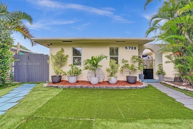 4 of 118 - 5723 Sw 24th Avenue, Dania Beach, FL