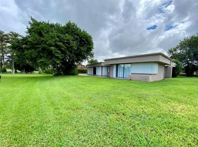 3 of 19 - 6105 Royal Poinciana Lane, Tamarac, FL
