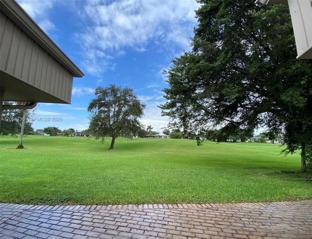 4 of 19 - 6105 Royal Poinciana Lane, Tamarac, FL