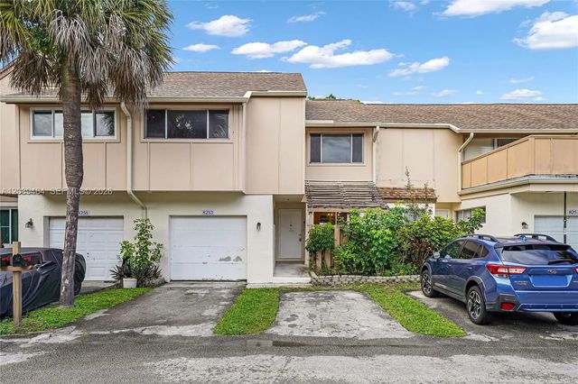 8253 Nw 9th Court #2, Plantation
