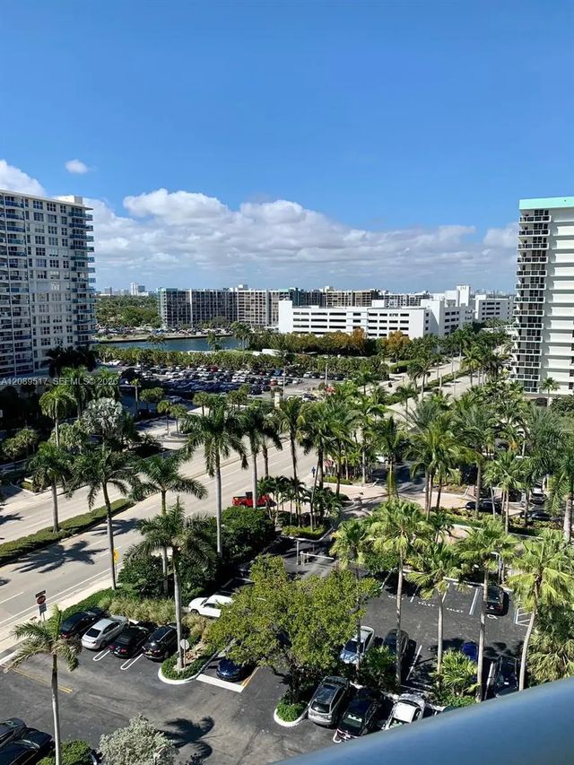 4 of 18 - 3901 S Ocean Drive #10w, Hollywood, FL