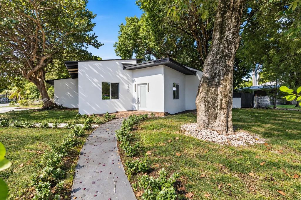 1001 Ne 82nd Street, Miami