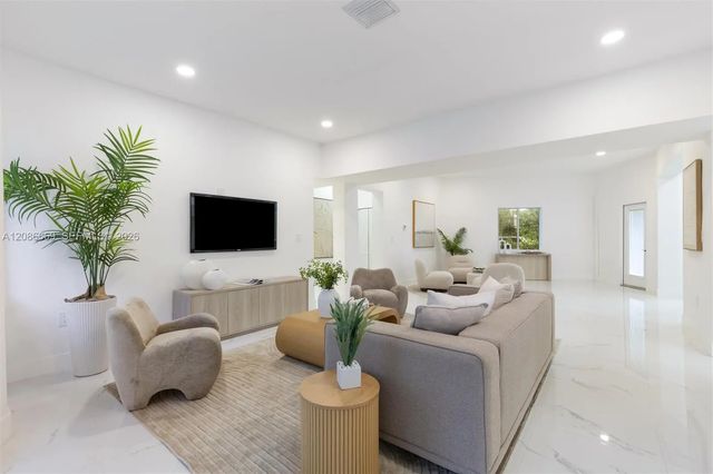 5 of 25 - 1001 Ne 82nd Street, Miami, FL