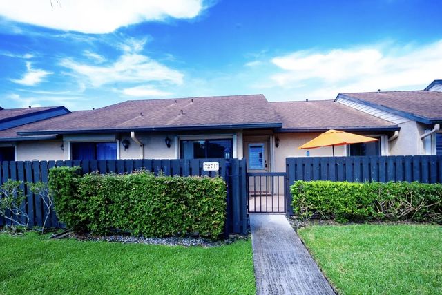 2 of 38 - 727 Sunny Pine  Way #f, Greenacres, FL