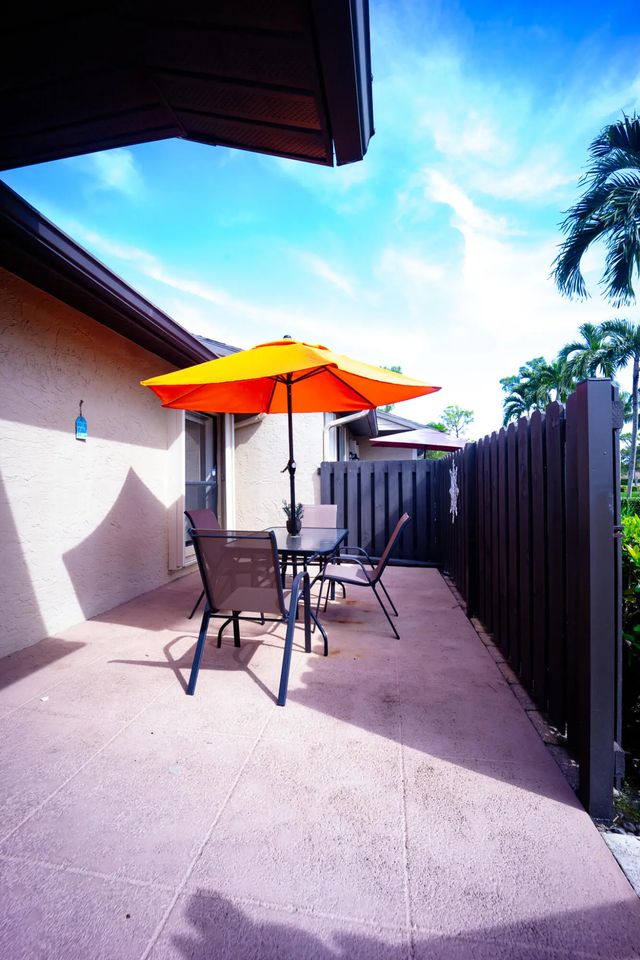 4 of 38 - 727 Sunny Pine  Way #f, Greenacres, FL